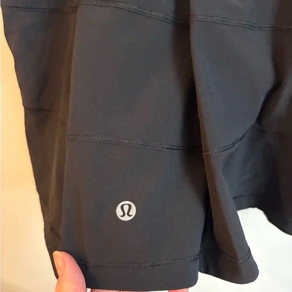 Lululemon activewear Pace rival mid-rise skirt / short size 8 - Picture 4 of 11
